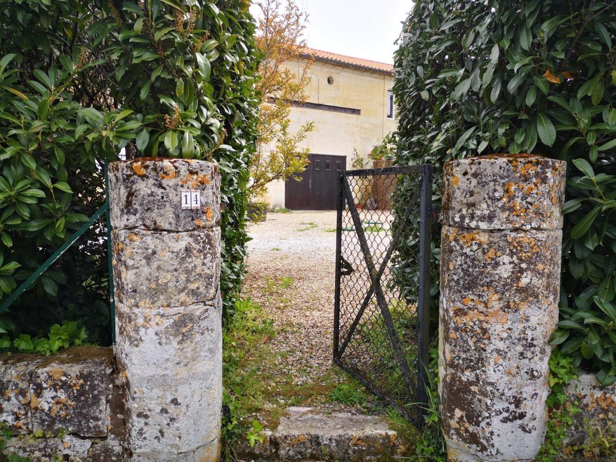 Maison De Campagne Proche Libourne Saint-Denis-de-Pile Dış mekan fotoğraf